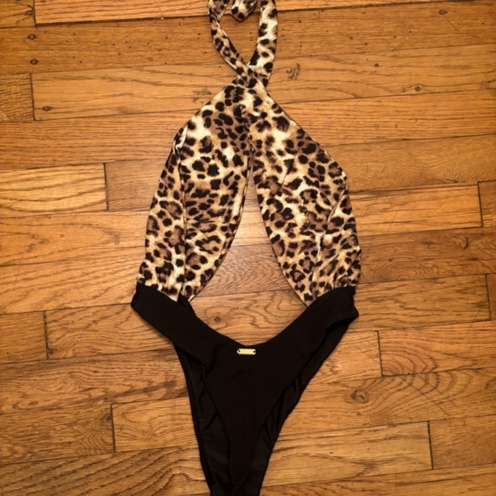 Rare Beach Bunny Lex Monokini Size Small